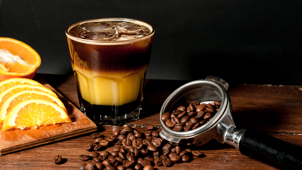 Вода соки кофе. Бамбл кофе с апельсином. Бамбл напиток кофе. Бамбл кофе с апельсиновым соком. Напиток бамбл кофейный.
