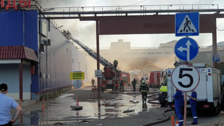 Один человек погиб в результате пожара на складе в Москве