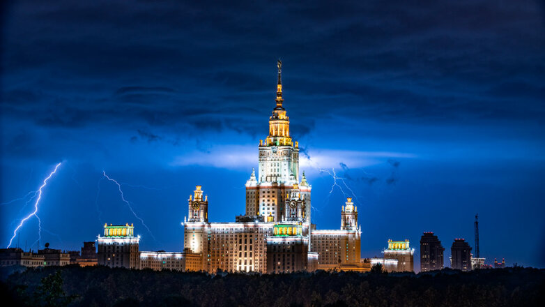 В Москве объявлен "желтый" уровень опасности из-за грозы