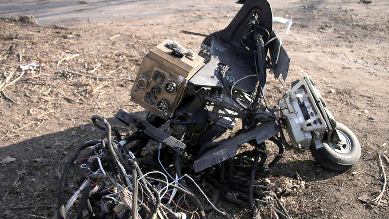 При падении обломков беспилотника ВСУ под Саратовом 3 военных получили смертельные ранения
