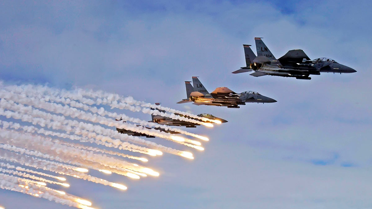 РИА Новости: авиация США атакует военно-морскую базу на западе Йемена