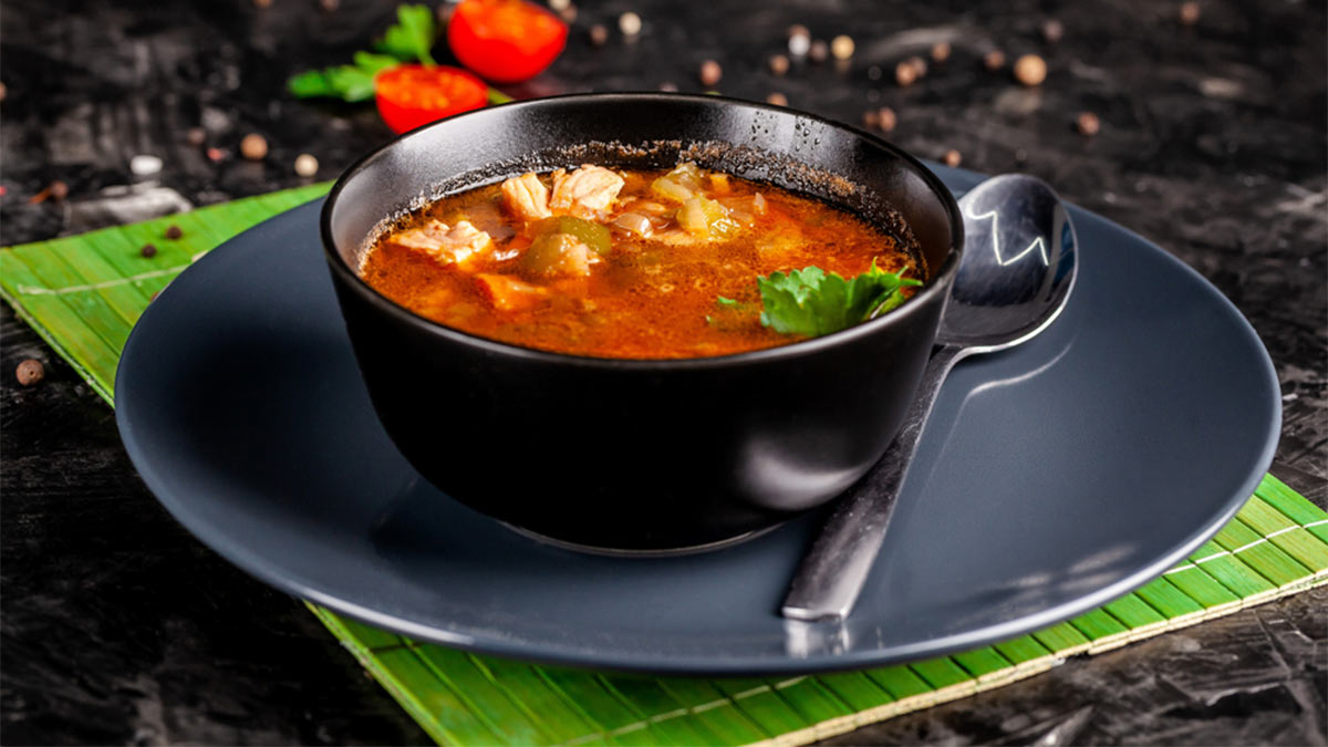 Томатный суп с морепродуктами