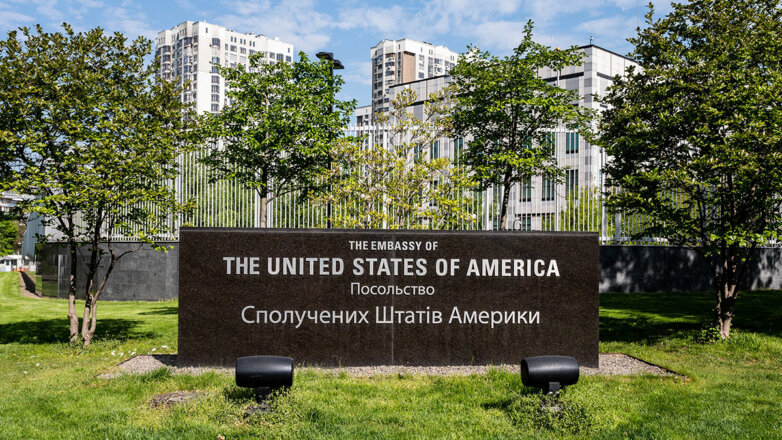 Посольство США в Киеве призвало американцев покинуть Украину