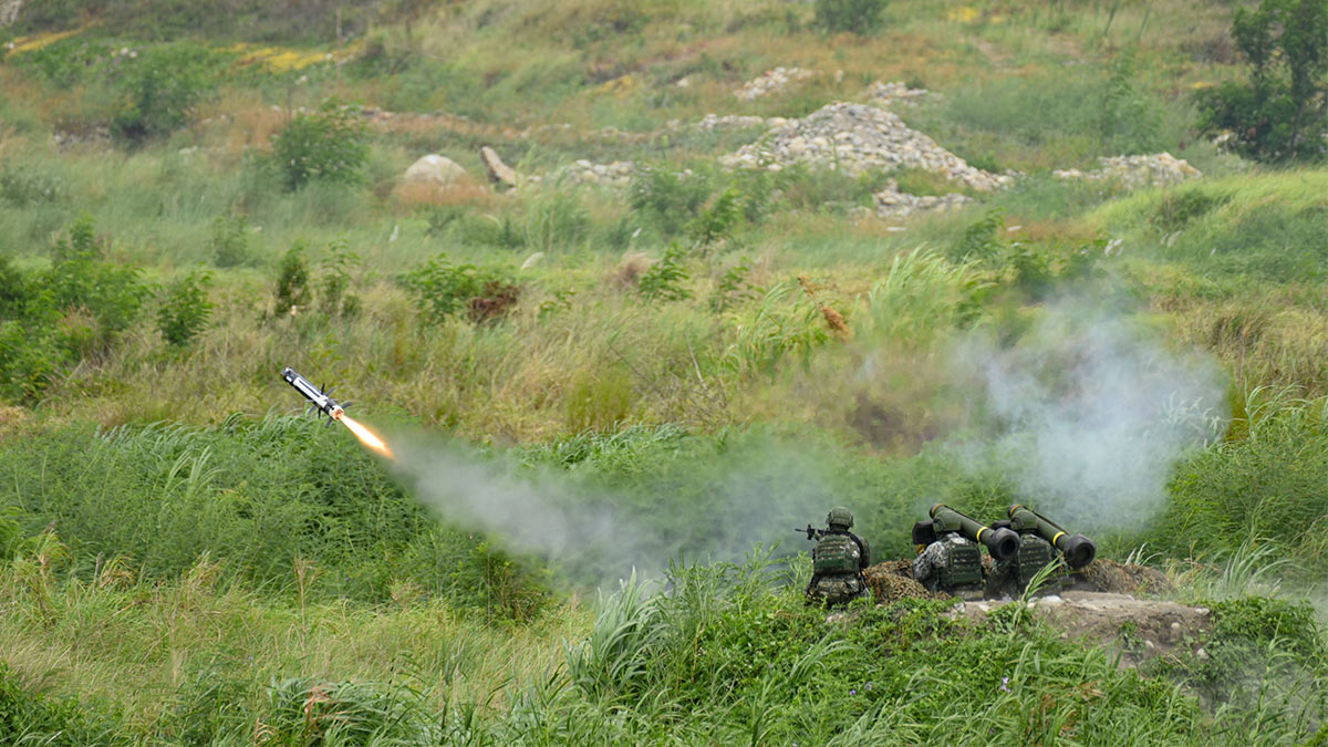 Военные Тайваня впервые открыли огонь в сторону приближающегося китайского дрона