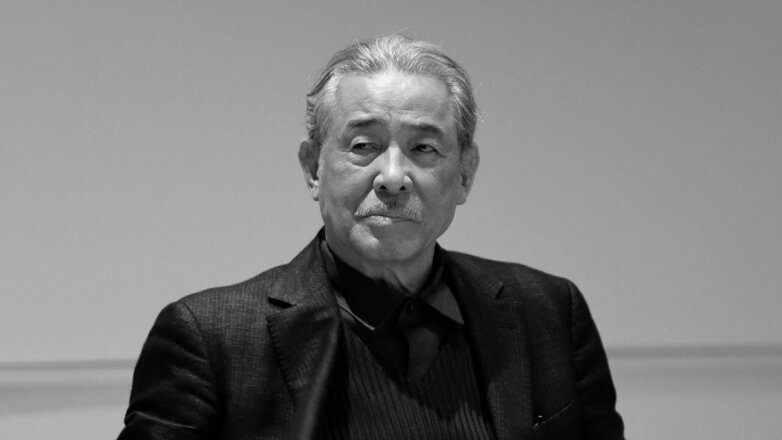 Японский дизайнер и модельер Иссэй Миякэ
