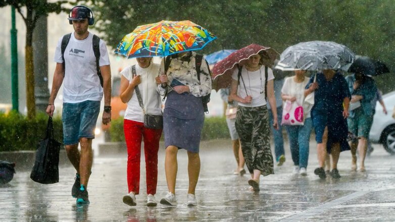 В Сочи объявили штормовое предупреждение из-за ливней и сильного ветра