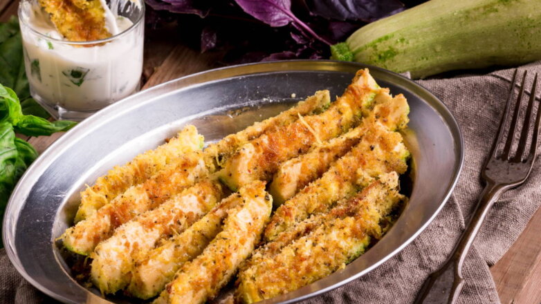 30 минут на кухне: кабачки в пармезане в духовке