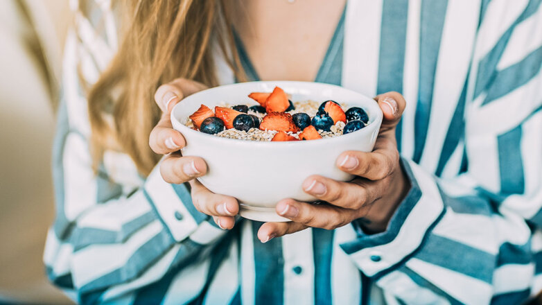 Начните с завтрака: диетолог перечислила 4 полезные привычки для похудения