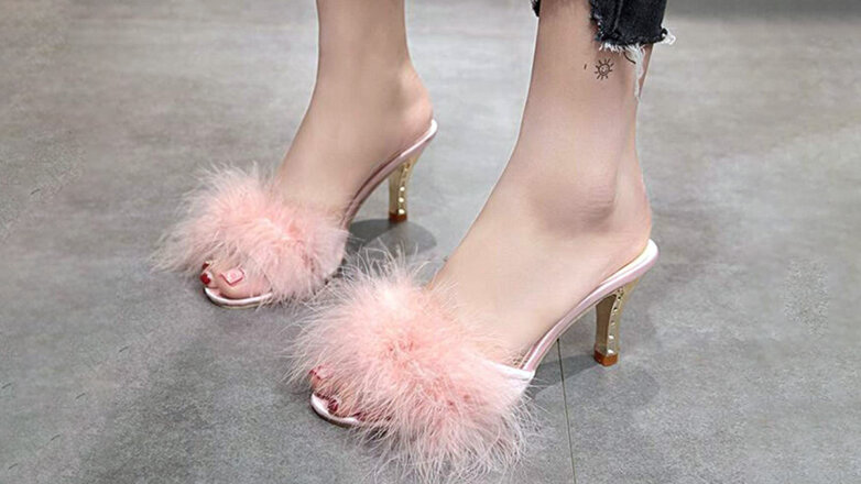 Модные эксперты назвали трендом осени туфли с "вау-эффектом"