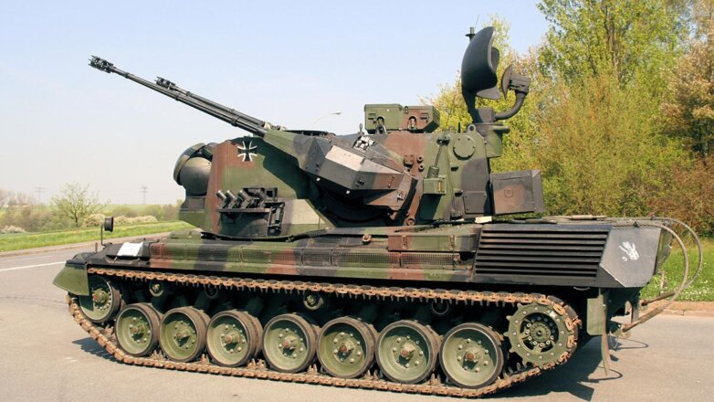 Российские военные уничтожили немецкую боевую машину "Гепард" на Украине