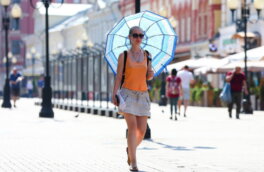 Синоптик пообещал москвичам "относительно засушливый" июль с периодами жары