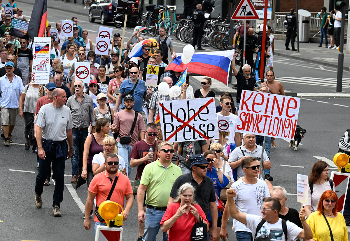 Митинг в поддержку России в Кельне