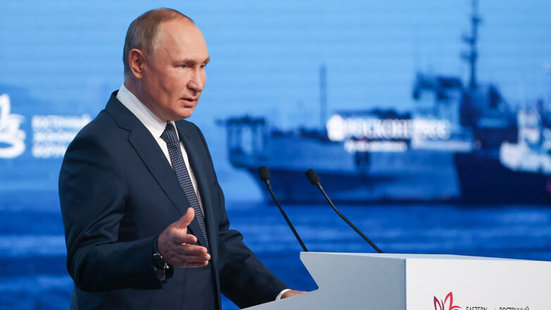 Президент РФ Владимир Путин во время выступления на пленарном заседании ВЭФ-2022