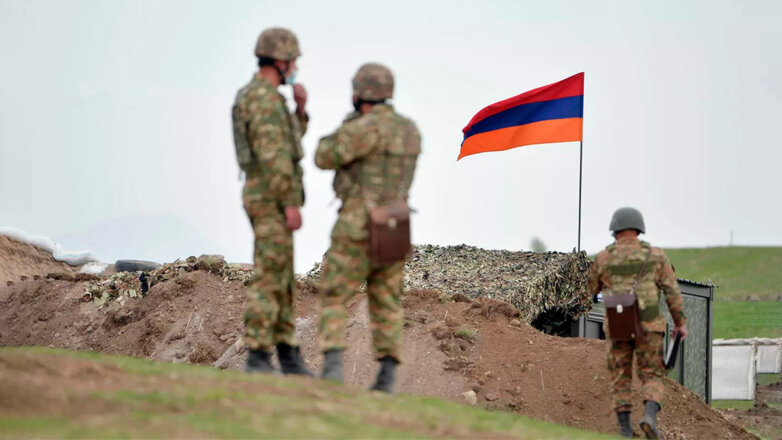Азербайджан обвинил Армению в несогласованной установке КПП на границе