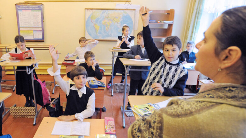 Путин распорядился проконтролировать расходы на образование в новых регионах России