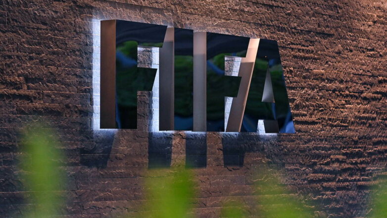 FIFA продлила разрешение иностранцам приостанавливать контракты с российскими клубами