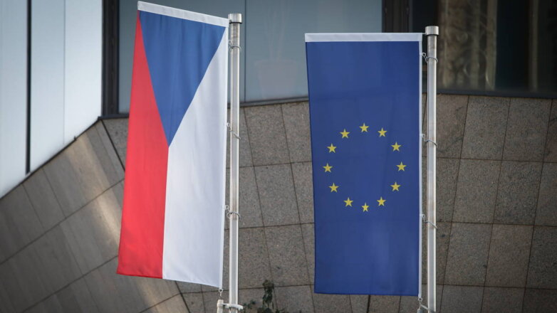 Флаги Чехии и Евросоюза