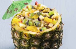 30 минут на кухне: фруктовый салат в ананасе