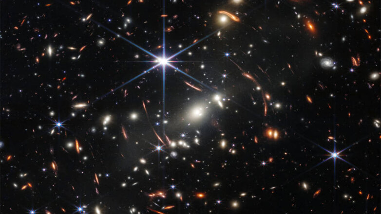 Телескоп James Webb получил изображение далеких шаровых скоплений звезд