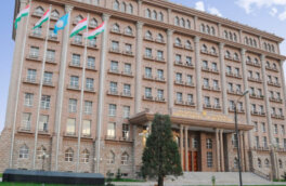 МИД Таджикистана призвал граждан страны отказаться от поездок в Россию