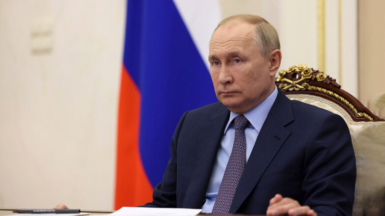 Путин призвал правительство держать ситуацию на рынке труда на постоянном контроле