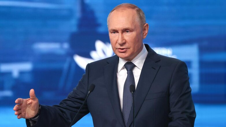 Путин указал, что РФ не будет поставлять за рубеж газ и нефть в ущерб своим интересам