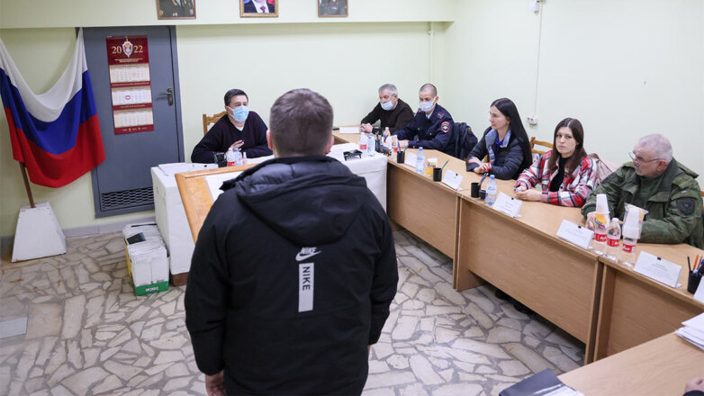 В комитете ГД по обороне предложили "показать пальцем" на тех, кого мобилизовали с улицы