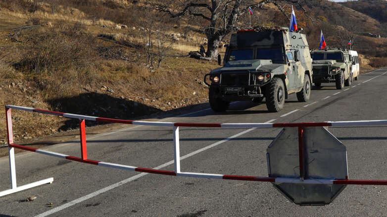 Российские миротворцы на блокпосту в Нагорном Карабахе