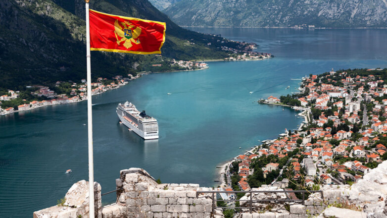 МИД рекомендует россиянам критически подходить к поездкам в Черногорию