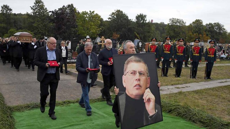 Главреда "Комсомольской правды" Сунгоркина похоронили на Троекуровском кладбище