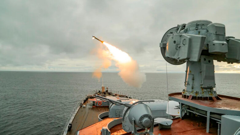Корабли Северного флота провели учебно-боевые стрельбы около трассы Севморпути