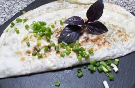 30 минут на кухне: кутабы из лаваша с сыром и зеленью
