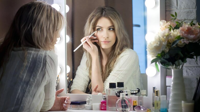 Сделает моложе: 7 основных правил антивозрастного макияжа