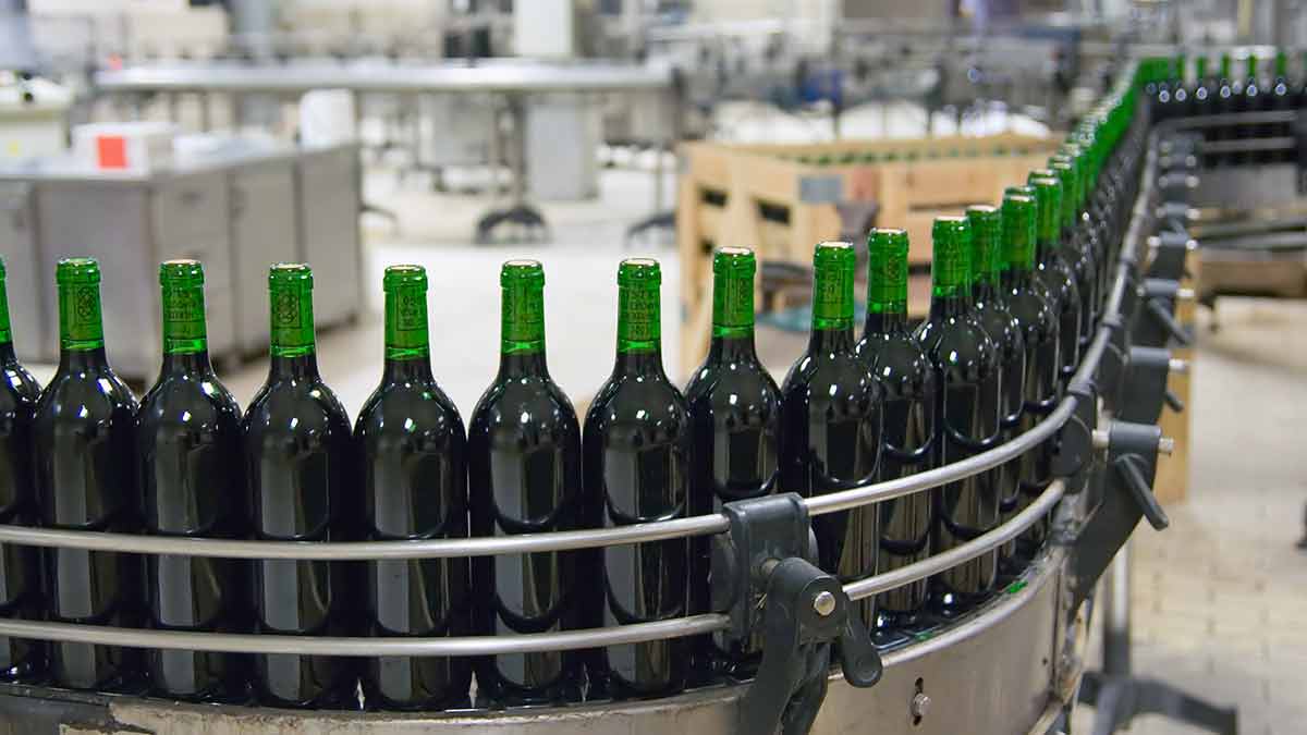 Российские виноделы повысят цены на вино
