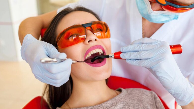 Стоматолог развеял 5 распространенных мифов о здоровье зубов