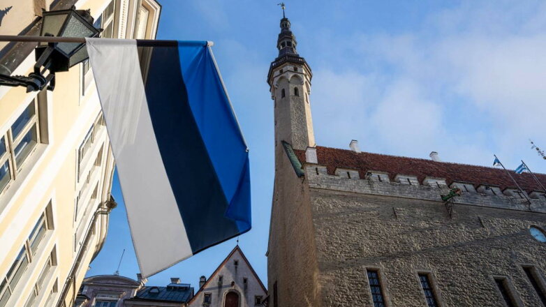 Эстония хочет досрочно прекратить импорт нефтепродуктов из России