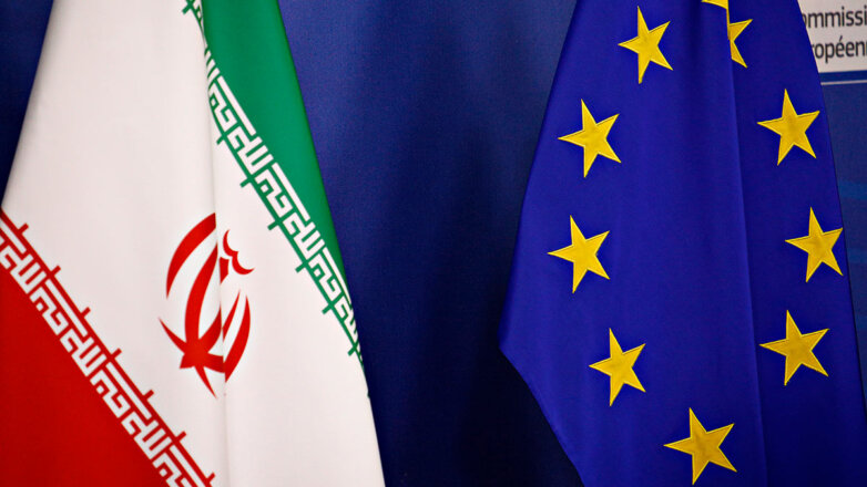 Флаги Ирана и Евросоюза
