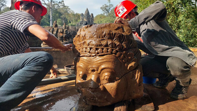 В Камбодже нашли древнюю статую антибога