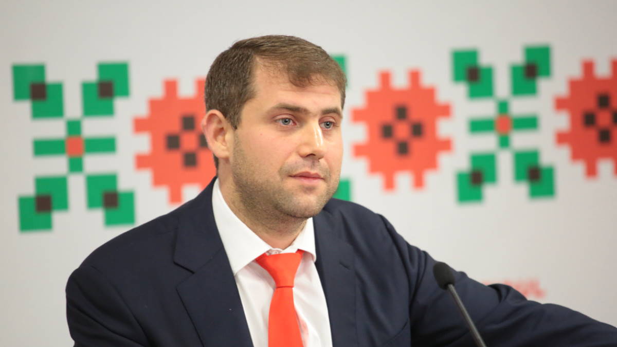 Шор сообщил об отказе Молдавии в посадке самолета с оппозиционерами
