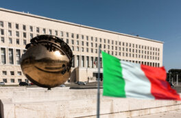 Глава МИД Италии потребовал вызвать посла РФ после решения по активам Ariston