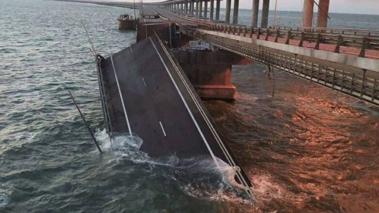 РИА Новости: водителя взорвавшейся на Крымском мосту машины не подозревают в теракте