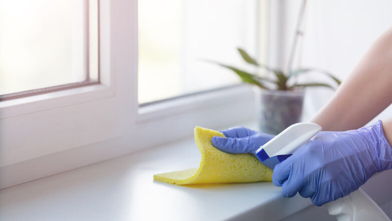 Снова белоснежные: 5 способов отмыть пластик на окнах от желтизны и грязи