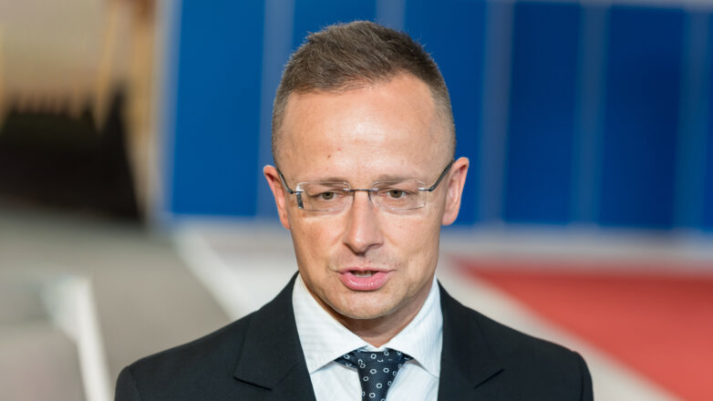 Сийярто: Венгрия не будет участвовать в поставках оружия Украине