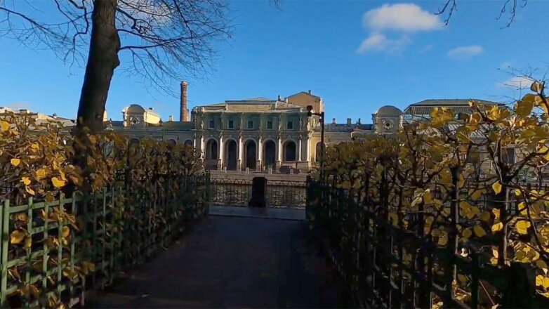 Сады и парки Петербурга закрыли для посещения из-за сильного ветра