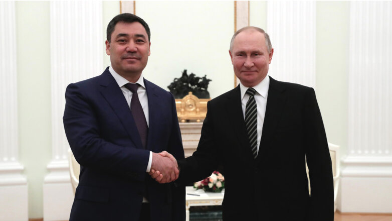 Президент Киргизии Садыр Жапаров и президент России Владимир Путин