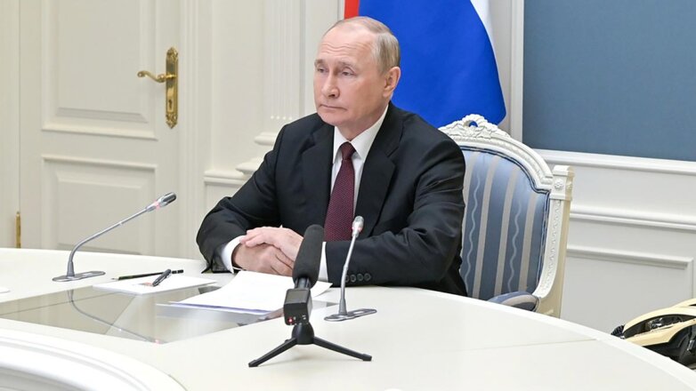 Путин заявил, что террористические группировки пытаются просочиться в страны СНГ