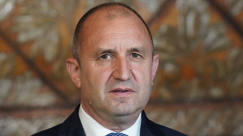 Президент Болгарии выступил против предоставления оружия Украине