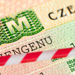 Из-за чего могут отказать в шенгенской визе: самые распространенные ошибки