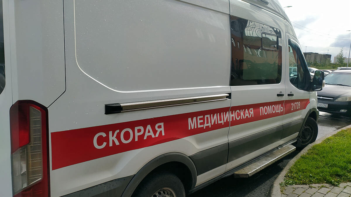 В Крыму автомобиль сбил семью из пяти человек, включая трех детей