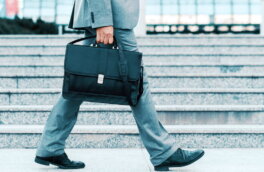 Чиновников могут освободить от ежегодного декларирования доходов, чтобы сделать борьбу с коррупцией эффективнее